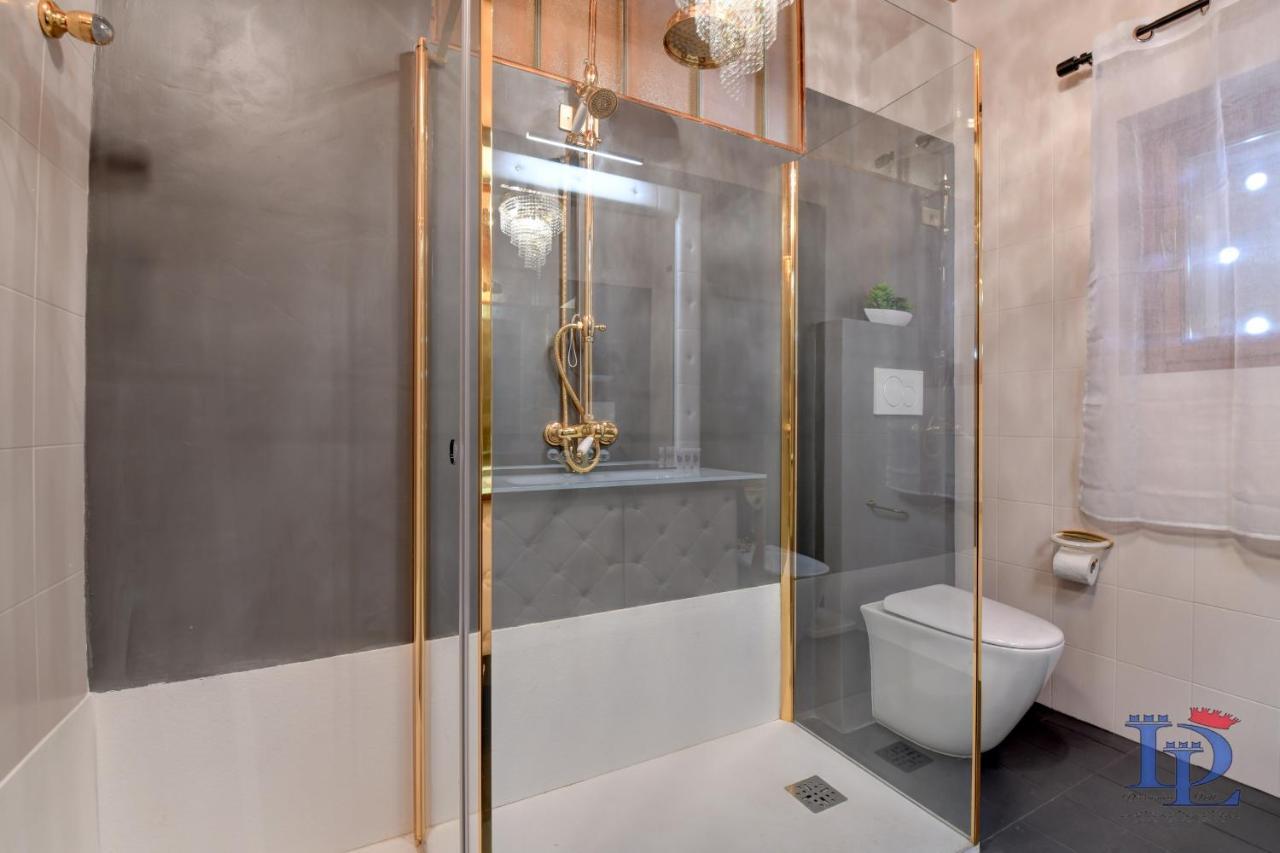 Desenzanoloft Official Partner Marriott Homes & Villas - Swarovski Family Apartment With Pool Desenzano del Garda Exterior photo
