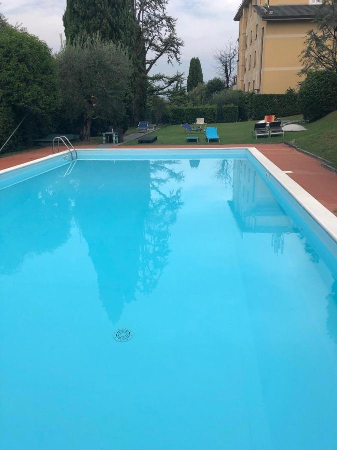 Desenzanoloft Official Partner Marriott Homes & Villas - Swarovski Family Apartment With Pool Desenzano del Garda Exterior photo